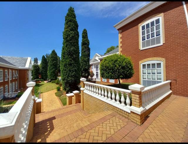 784M² OFFICE TO LET IN BRYANSTON